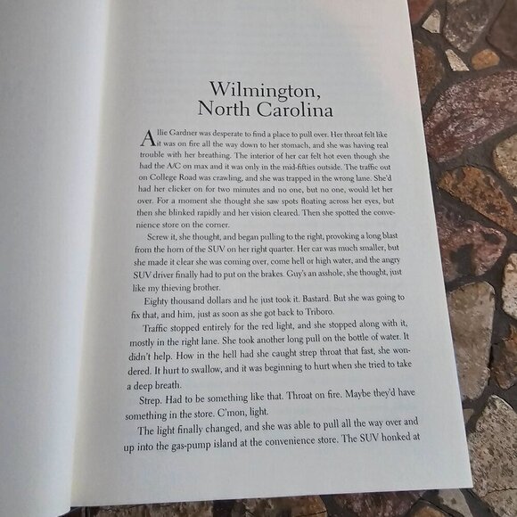 First Edition Hardcover Novel The Moonpool By P.T. Deutermann - Picture 6 of 6